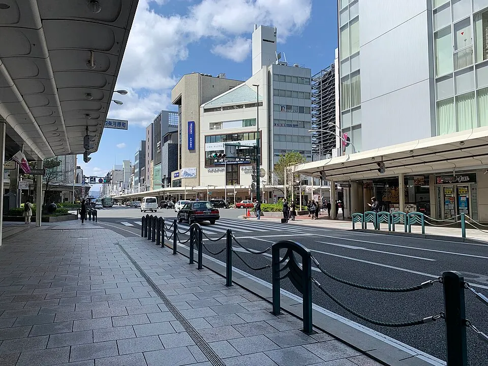 Streetscape of Shijo & Kawaramachi