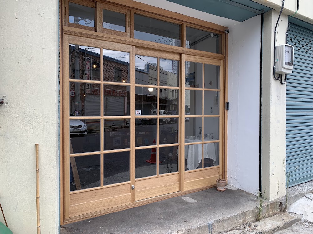 Aksu 店舗