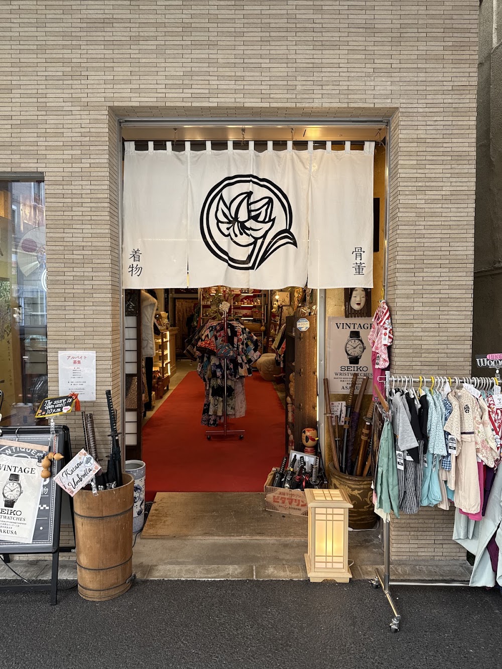 Kimono Lily Kaminarimon 店舗